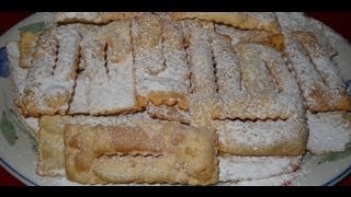 Ricette le chiacchiere di Carnevale  Cucina dal Salento  Mangia come parli [upl. by Tynan]