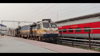 22498 Tiruchchirappalli  Shri Ganganagar Humsafar Express Arriving at Bikaner Junction [upl. by Nosreip]