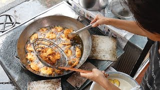 Epic MALAYSIAN STREET FOOD TOUR  SARAWAK Borneo STREET FOOD [upl. by Grishilda491]