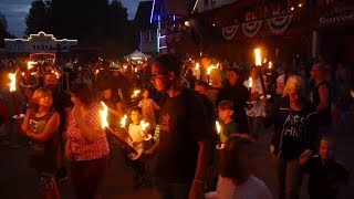 Fackelumzug mit Plohni und der Schalmeienkapelle Reichenbach im Freizeitpark Plohn 2017 [upl. by Hendren12]