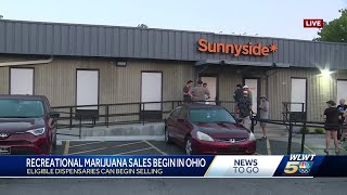 Customers line up for first recreational marijuana sales in Ohio [upl. by Finlay]