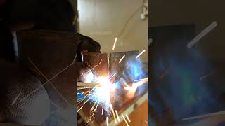 how the welder works with corner welding stickwelding weld welding weldingthinmetal welder [upl. by Aitnuahs]