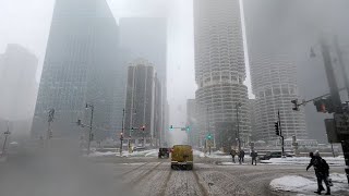 Dearborn Street Downtown Chicago 4k in winter [upl. by Amhsirak]