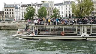 Promenade en bateau sur la Seine [upl. by Gertruda]