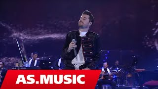 Alban Skenderaj  Eklips Hapesira e nje endrre  Live Hapja e Koncertit [upl. by Anitnas]