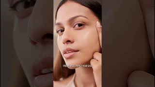 Lakmē Vit C Superglow Skin Perfecting Primer [upl. by Aiclef]