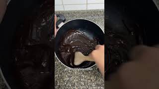 Je cuisine un gateaux au chocolate sans suivre la moindre recette credit Etchelast [upl. by Ytinav]