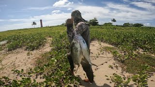 PESCANDO E SOBREVIVENDO EM UMA ILHA NO MEIO DO OCEANO [upl. by Alorac]