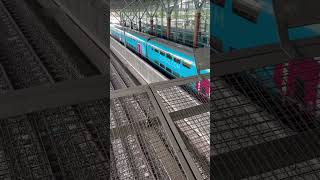 Arrive d’un OUIGO en gare de AixenProvence TGV sncf train trainspotting railway ouigo tgv o [upl. by Terrell143]