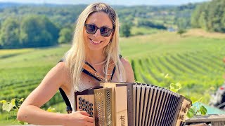 Claudia Hinker spielt das FUHRMANNSLIED auf ihrer Steirischen Harmonika [upl. by Fleda799]