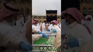 Kabedeki Hacılara İkram Var kabe kaaba keşfet [upl. by Indihar]