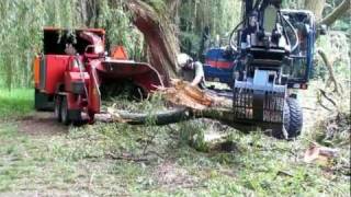 morbark model 2400XL hurricane woodchipper [upl. by Cesaro]