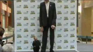 The tallest man on earth meets the shortest in Turkey [upl. by Elleirol177]