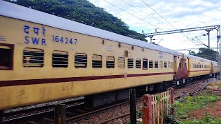 Hubballi Muzaffarpur Express Special train departing from Dharwad railway station [upl. by Johannessen49]