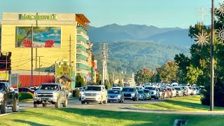 PIGEON FORGE A Fabulous FRIDAY on the Parkway Traffic amp Crowd  615PM on October 18 2024 [upl. by Erickson571]