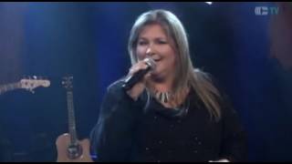 Patricia Caron Dis moi des mots tendres chanson Via country 2016 [upl. by Kostman]