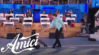 Amici 20  Martina e Tommaso  Born to hand jive [upl. by Neelrac165]