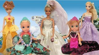 Anna and Elsa Toddlers Wedding  Shopping for Barbie Gowns  DressUp Doll Fashion Boutique Chelsea [upl. by Deland244]