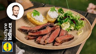 Rib eye steak s pečenými brambory v alobalu zak smetanou a list salátem  M Ihnačák [upl. by Neyuq]