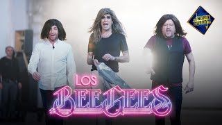 Pablo Motos El Monaguillo y Mario Vaquerizo se convierten en Los Bee Gees  El Hormiguero [upl. by Nyleve]