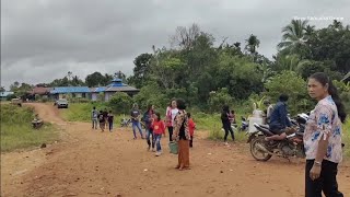 Suasana kampung dayak di pedalaman kalimantan warga desa buntut leleng acara resepsi pernikahan [upl. by Nela]