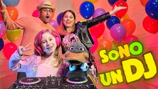 Salvo e Giorgia  Sono Un DJ Canzone Ufficiale [upl. by Anicart]