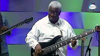 Increible solo de Abraham Laboriel en el bajo [upl. by Sabec758]