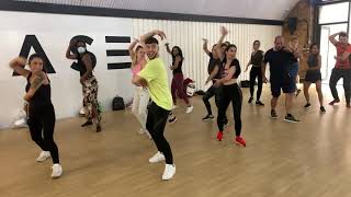 IMITADORA  ROMEO SANTOS  Bachata Footwork Training  DAN amp JADE [upl. by Weiss]