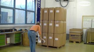 Vacuum Tube Lifter  For handling soft cartons with multiple suction pad  Schmalz [upl. by Winni]