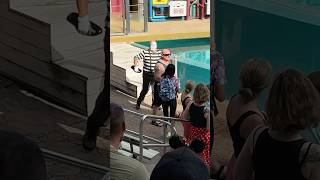 Didn’t see him coming 😆😂 tom mime seaworld seaworldmime funny prank [upl. by Rossy]