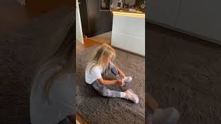 Daliah bekommt RollerSchuhe😱 funny kinder mama lebenmitkind momlife lustig reality fyp fy [upl. by Stoffel]