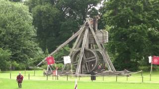 The Mighty Trebuchet at Warwick Castle [upl. by Emlynne224]