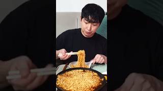 mukbang mie samyang  kimchi  lobak mukbang koreanfood miesamyang [upl. by Arleyne]