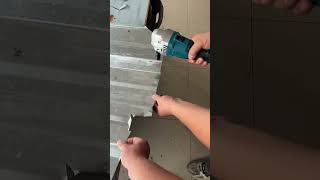 SNUOK Cordless Brushless 16 Gauge Power Nibblers Rechargeable 21V 16 Gauge for Metal Cutter 1900SPM [upl. by Enatan]