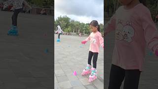 Sepatu roda sepaturodaanakkecilperempuan sepaturoda inlineskate skatergirl rollerskating [upl. by Eugor]