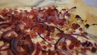 Flammkuchen  Rezept und Anleitung [upl. by Nonac159]