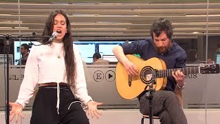 Acústico  entrevista de Rosalía y Raül Refree en quotEl Paísquot 2017 [upl. by Amrak]