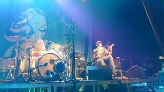 Seasick Steve  You Cant Teach An Old Dog New Tricks  Gloria Theater  Köln  20181010 [upl. by Llehsyt600]