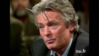 Quand Alain Delon prenait quotdes libertésquot avec Simone Veil [upl. by Enrica48]