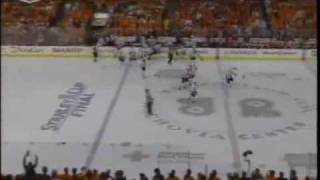 BlackHawks Wins 2010 Stanley Cup Patrick Kane Game 6 Stanley Cup Winning Goal [upl. by Nylasoj]