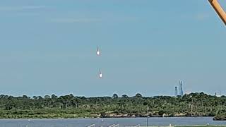 Falcon Heavy boosters returning and their SONIC BOOMS [upl. by Darrel]