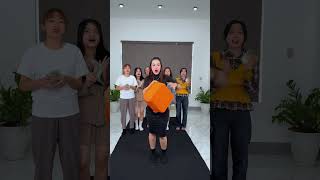 Juggling ping pong balls with objects at the company to receive prizes⚽shorts funny video office [upl. by Farrington]