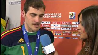 Iker Casillas besa a Sara Carbonero [upl. by Eulaliah]