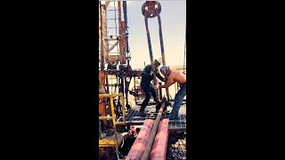 Tripping Floorman Worker Job rig workers drilling floorman tripping [upl. by Ladnek501]