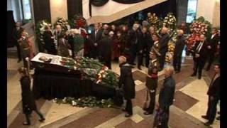 Hundreds mourn Russian writer Solzhenitsyn [upl. by Graf]