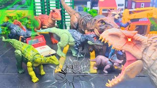 Jurassic World Review Giant TREX Spinosaurus Ampelosaurus Triceratops Indominus Rex amp Others [upl. by Inohtna]