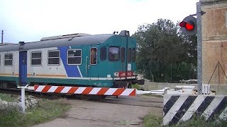 Spoorwegovergang Galugnano I  Railroad crossing  Passaggio a livello [upl. by Bradeord]