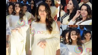 Actress Bhavanas ANGELIC ENTRY at Jyothi Krishna wedding  Celebrities [upl. by Lavina732]