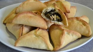 Recette Chaussons aux épinards facile rapide الطريقة ألاصلية لعمل فطائر السبانخ اللبنانية المقرمشة [upl. by Arhaz706]