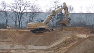 Bagger Liebherr 944 auf der Großbaustelle [upl. by Nahsrad372]